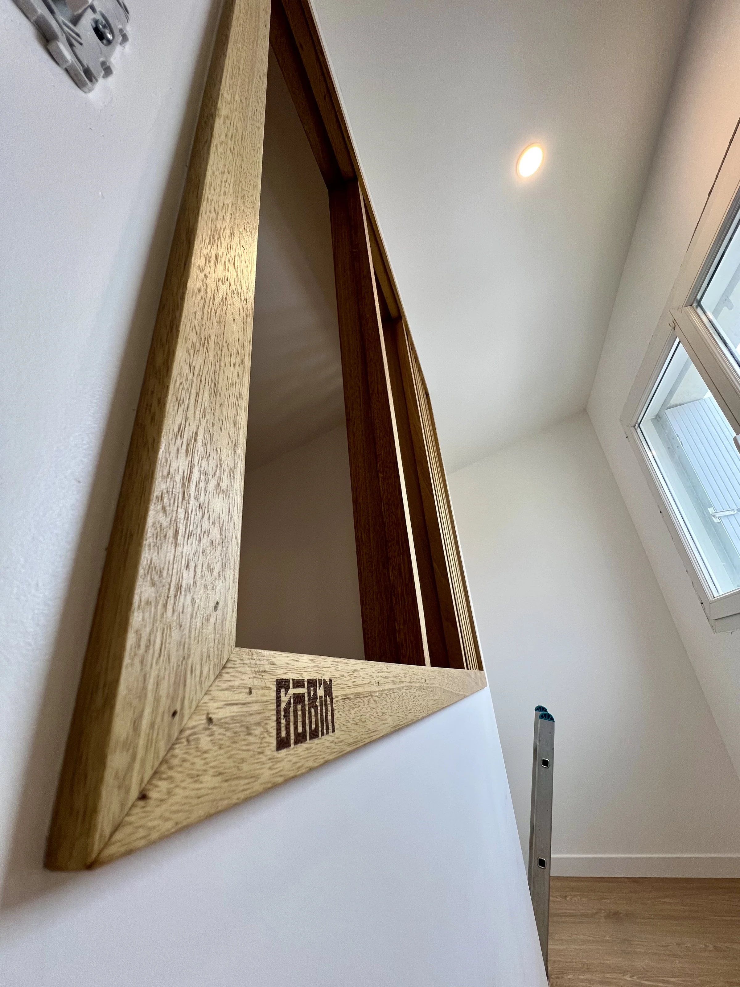 Détail de l’assemblage du claustra en bois